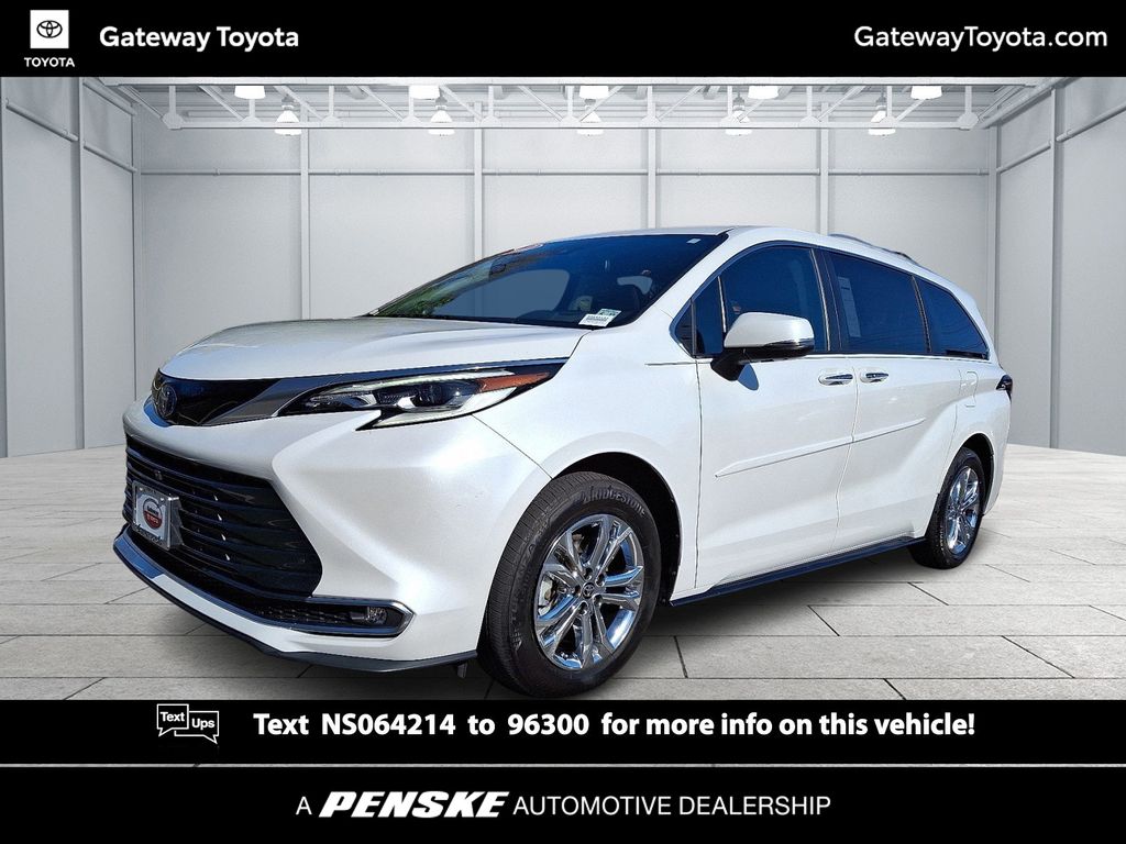2022 Toyota Sienna Platinum -
                  Toms River, NJ