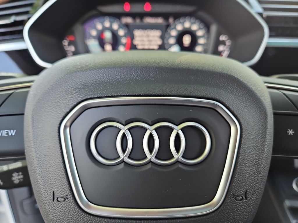 2025 Audi Q3 Premium photo