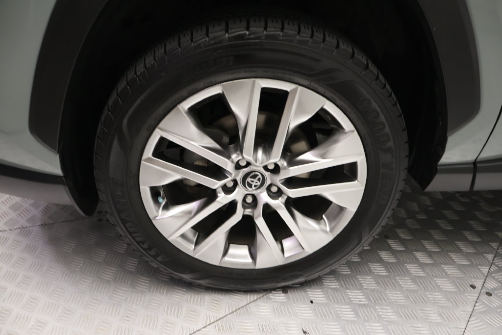Thumbnail: 2020 Toyota RAV4 - 4