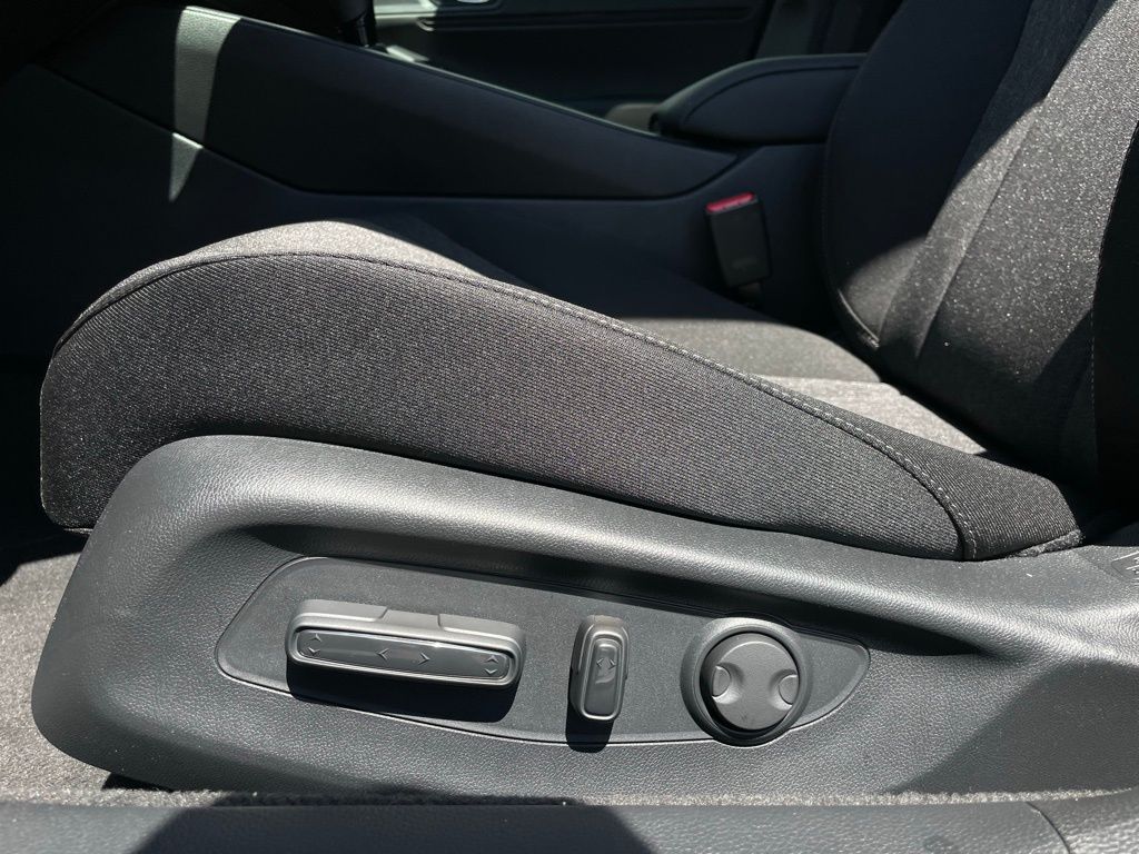 2025 Honda Accord SE 24