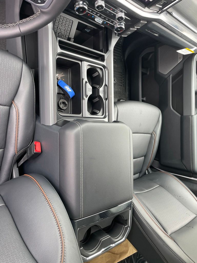 2026 Ford F-350 Chassis LARIAT