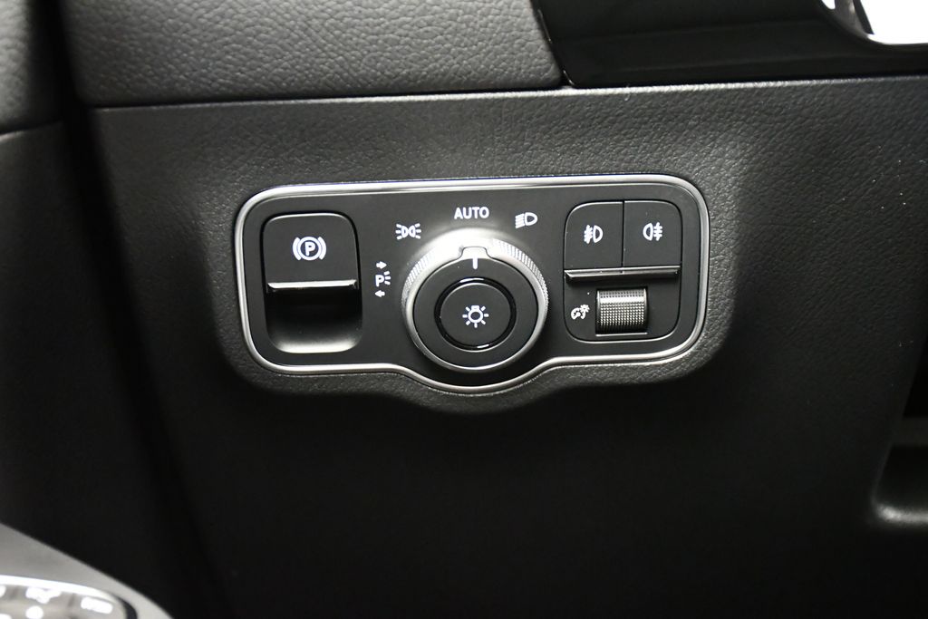 Thumbnail: 2026 Mercedes-Benz GLA - 20