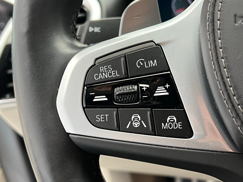 Thumbnail: 2024 BMW 8 Series - 23