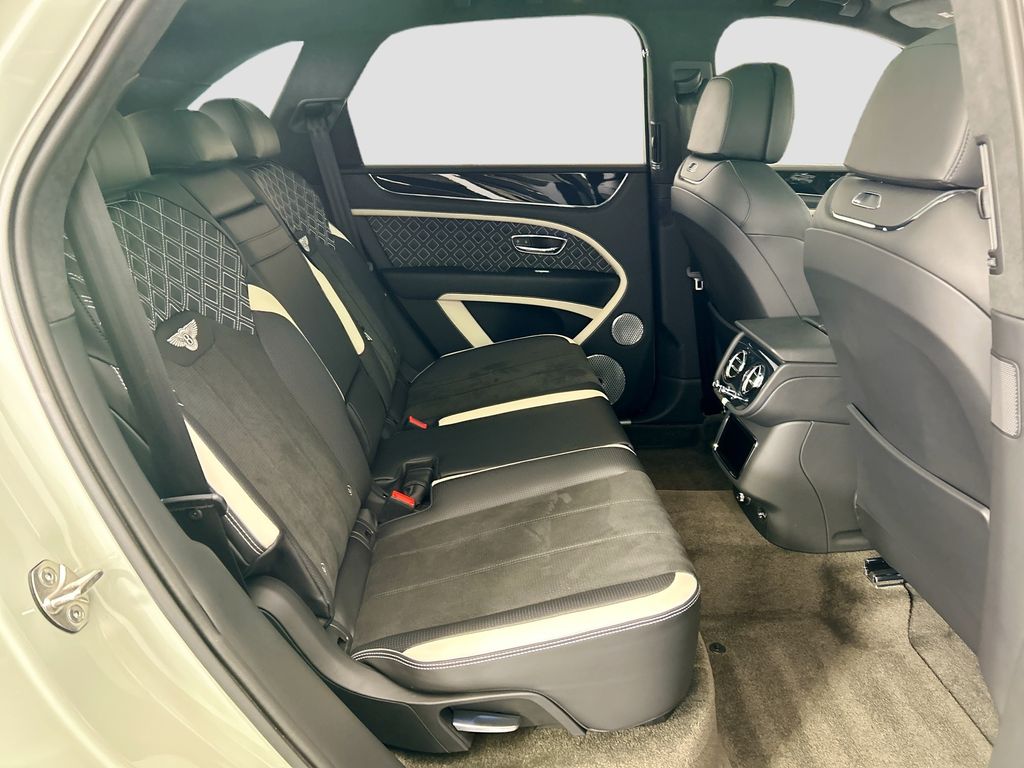 Thumbnail: 2023 Bentley Bentayga - 21