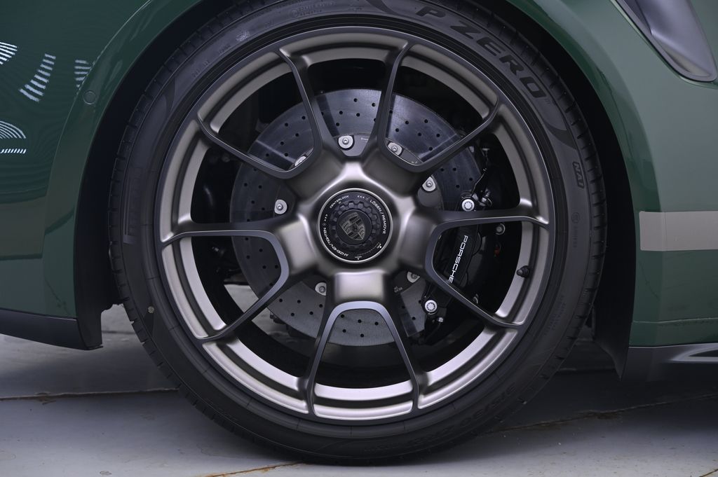 Thumbnail: 2025 Porsche 911 - 13