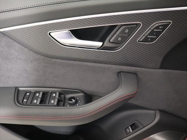 Thumbnail: 2026 Audi RS Q8 - 25