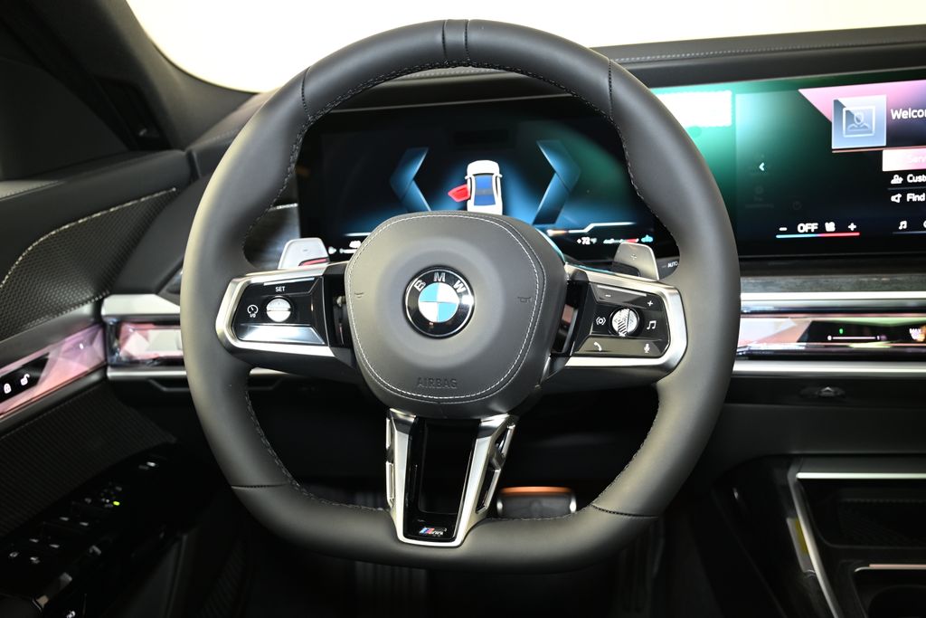 Thumbnail: 2026 BMW 7 Series - 17