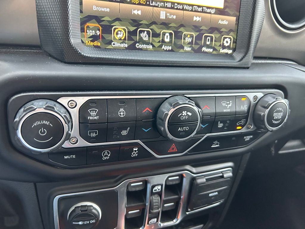 Thumbnail: 2021 Jeep Gladiator - 24