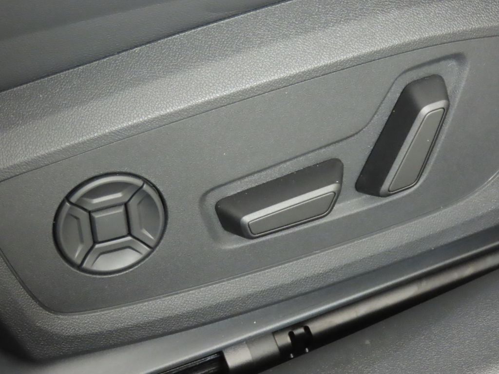 Thumbnail: 2025 Audi A5 - 32