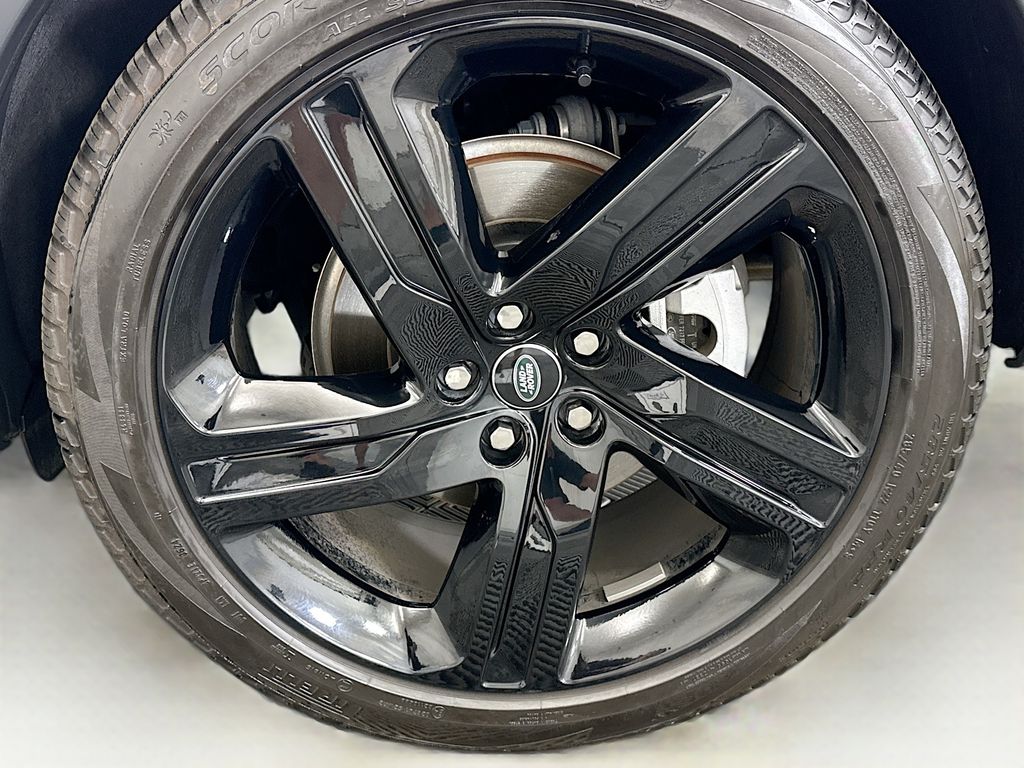 Thumbnail: 2025 Land Rover Discovery - 30