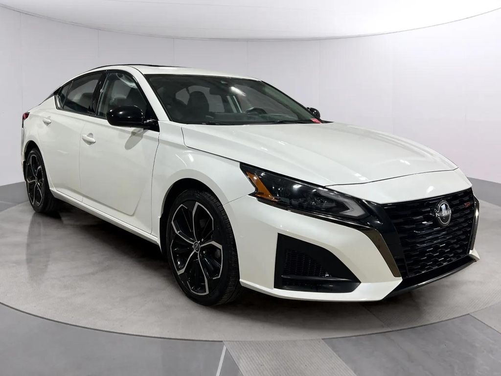 Certified Used 2023 Pearl White Tricoat Nissan 2.5 SR image 2
