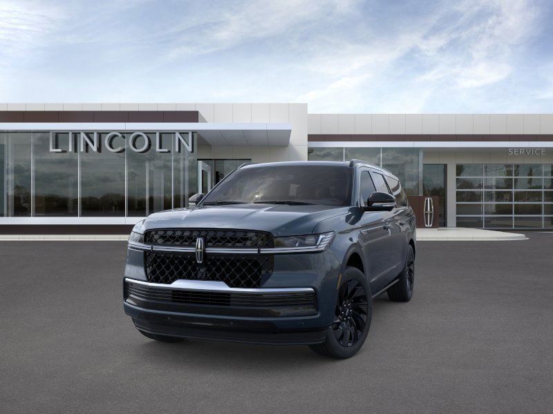 Thumbnail: 2025 Lincoln Navigator L - 2