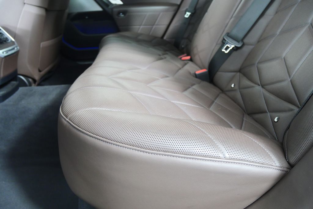 Thumbnail: 2023 BMW 7 Series - 14