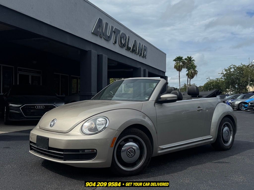 Moonrock Silver Metallic 2013 Volkswagen Beetle Hatchback 6-Speed Automatic