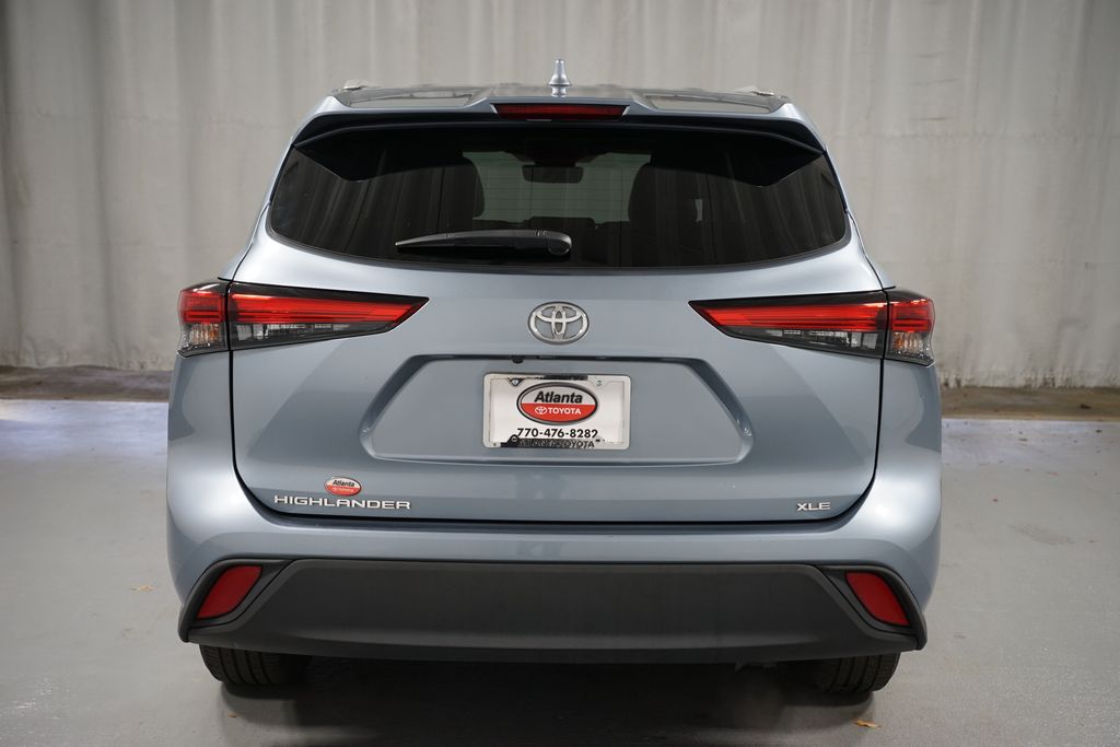 Thumbnail: 2022 Toyota Highlander - 7