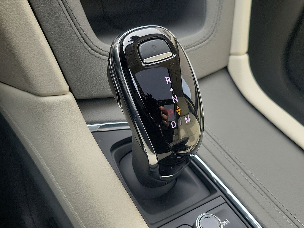 2025 Cadillac XT5 Premium Luxury 11