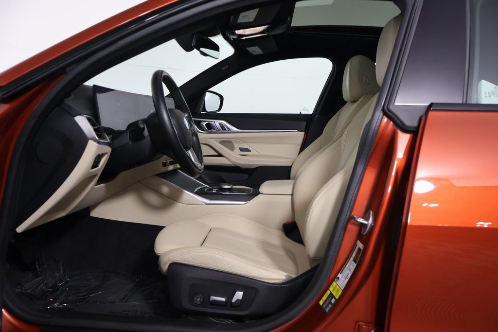 Thumbnail: 2023 BMW i4 - 10