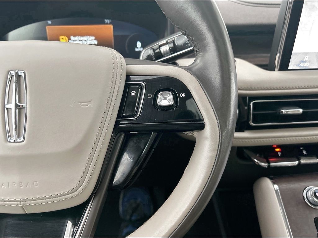 Thumbnail: 2023 Lincoln Aviator - 11
