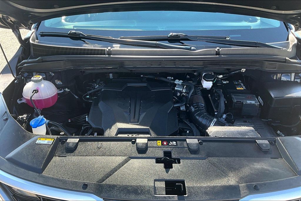 Used 2024 Kia Carnival Van