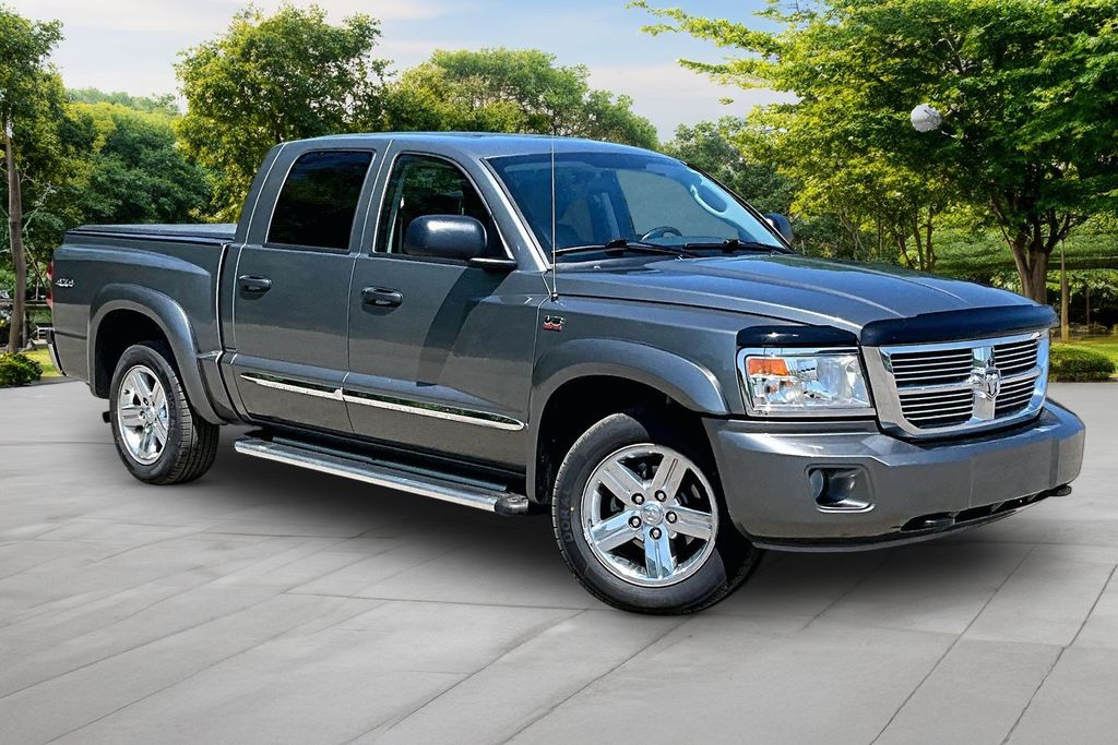 Mineral Gray Metallic Clearcoat 2011 RAM Dakota Laramie Crew Cab 4WD Pickup Truck Four-Wheel Drive 5-Speed Automatic