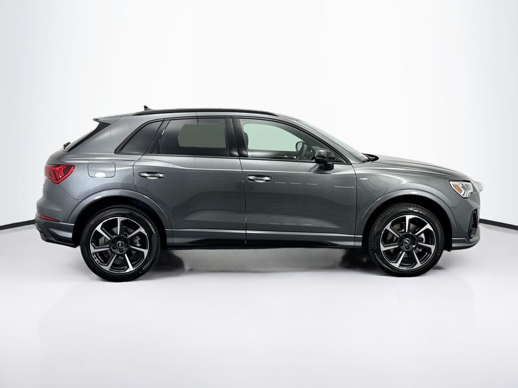 Thumbnail: 2025 Audi Q3 - 4