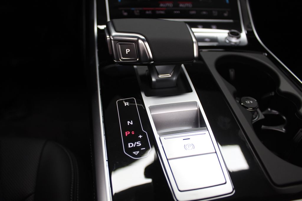 Thumbnail: 2026 Audi Q8 - 17