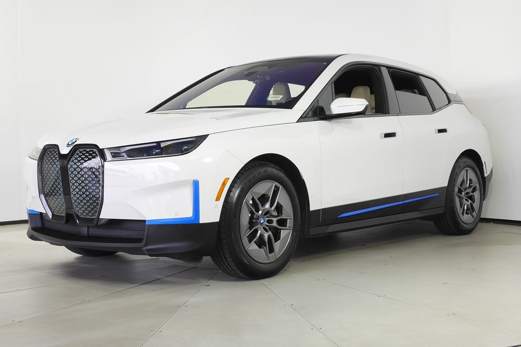 Thumbnail: 2022 BMW iX - 2