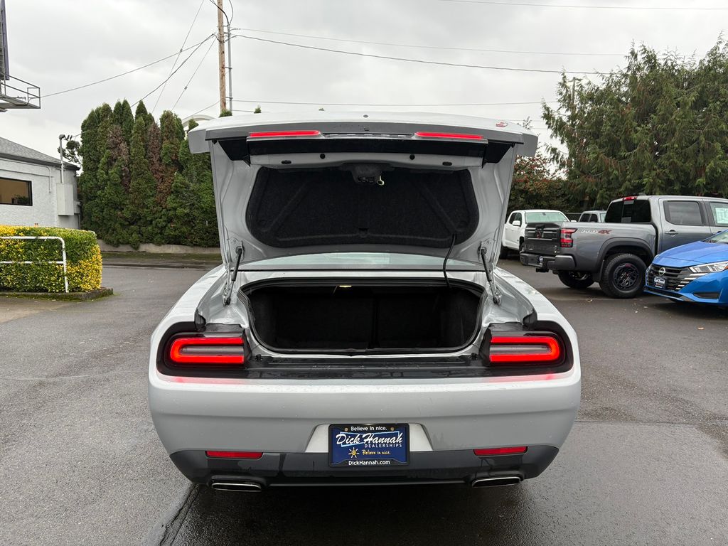 2021 Dodge Challenger SXT