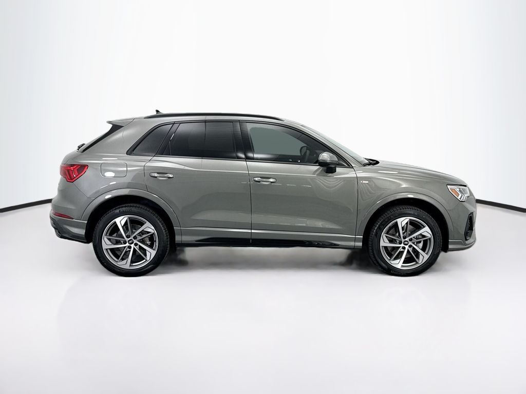 Thumbnail: 2025 Audi Q3 - 4