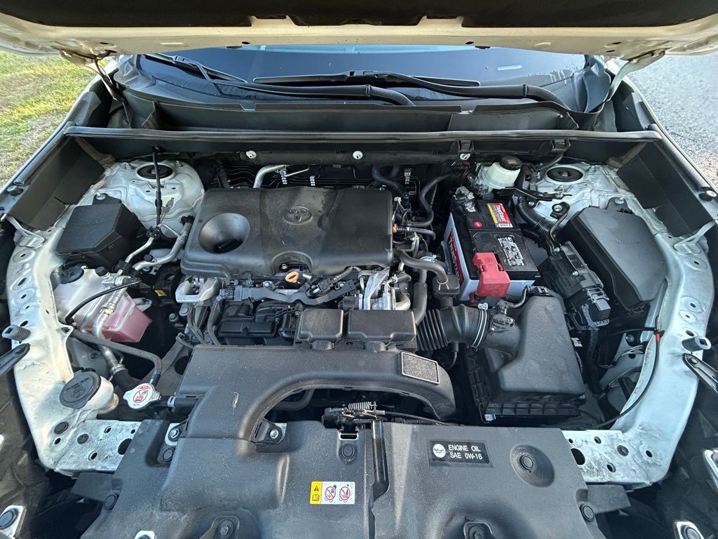 Thumbnail: 2020 Toyota RAV4 - 11