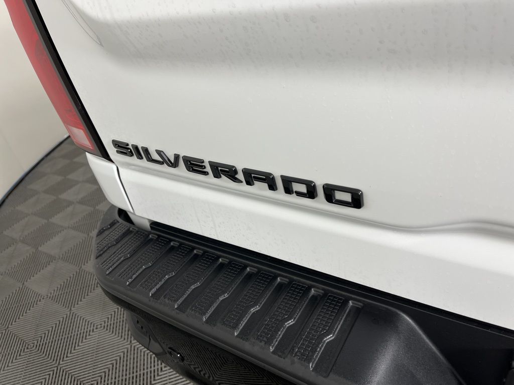 Thumbnail: 2026 Chevrolet Silverado 2500 - 15