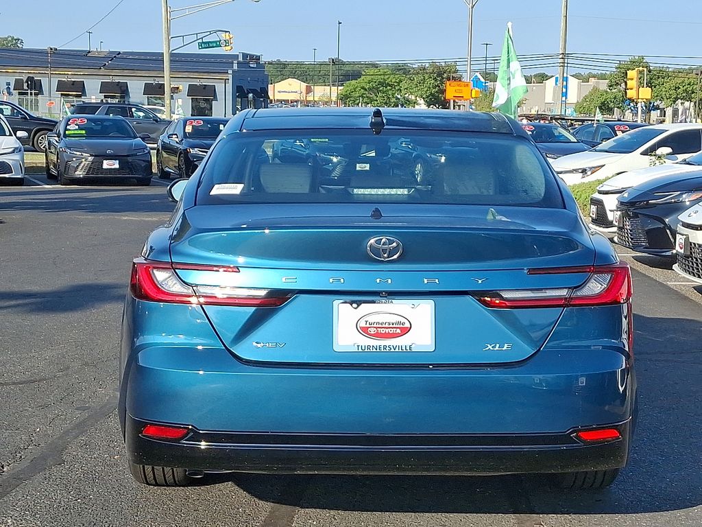 Thumbnail: 2025 Toyota Camry - 5