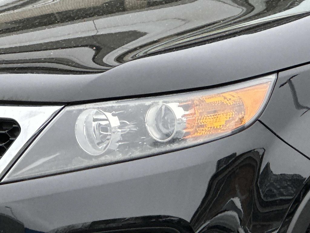 Thumbnail: 2011 Kia Sorento - 3