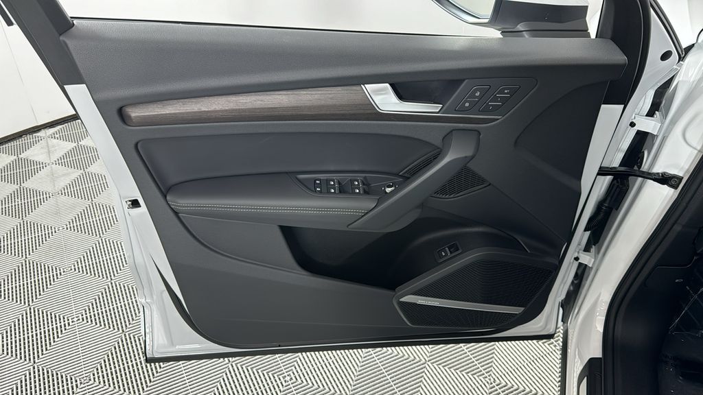 2025 Audi Q5  27