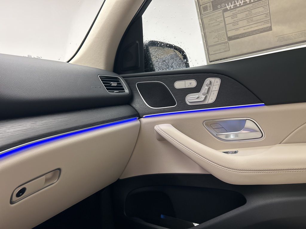 Thumbnail: 2026 Mercedes-Benz GLE - 21