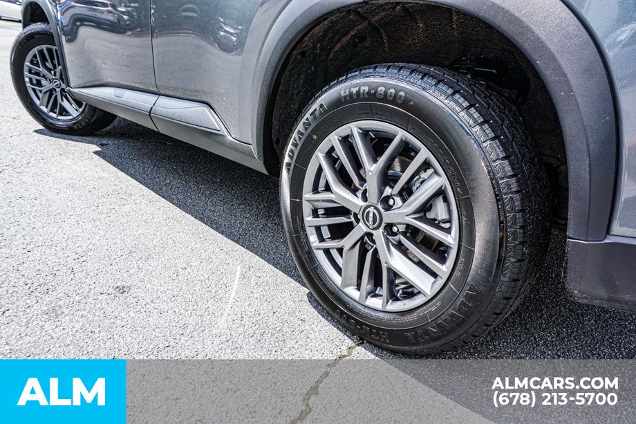 Used 2024 Gray Nissan S image 16