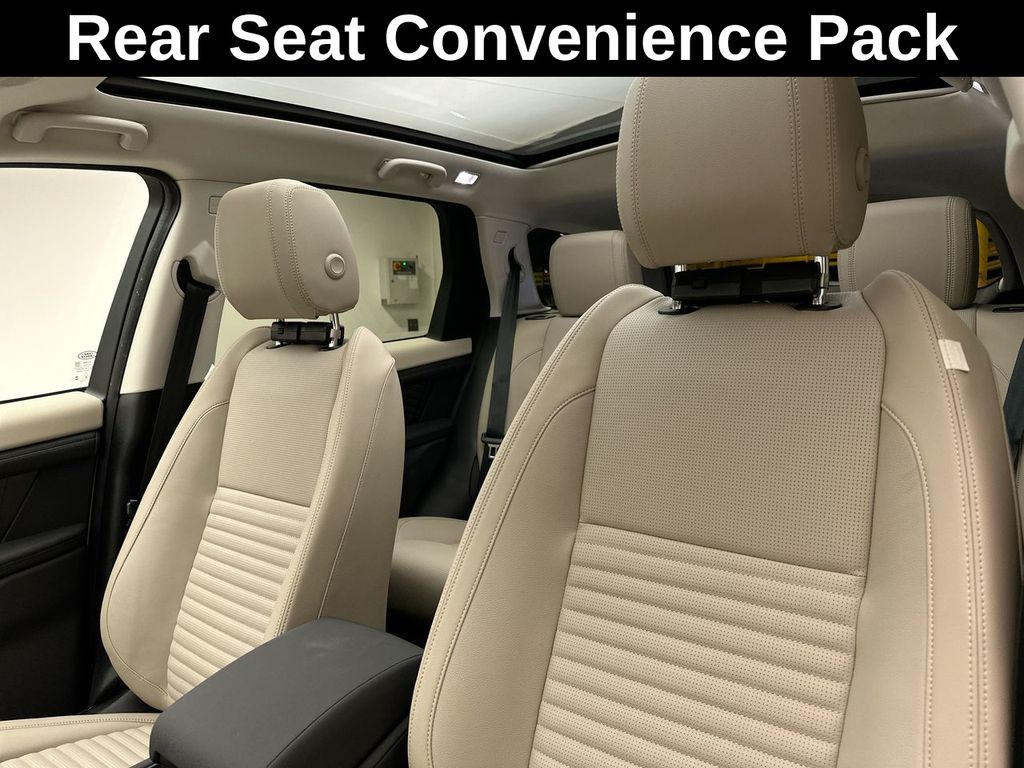 2025 Land Rover Discovery Sport S 9