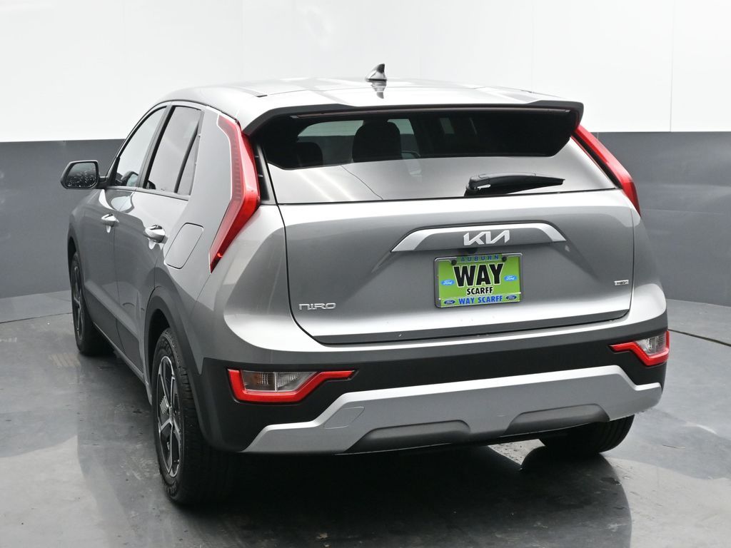 2023 Kia Niro LX