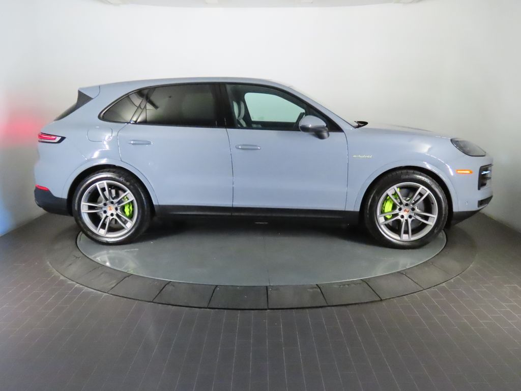 Thumbnail: 2025 Porsche Cayenne - 8