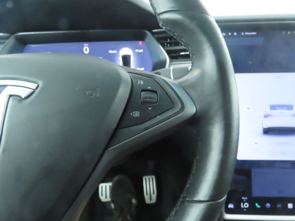 Thumbnail: 2020 Tesla Model X - 20