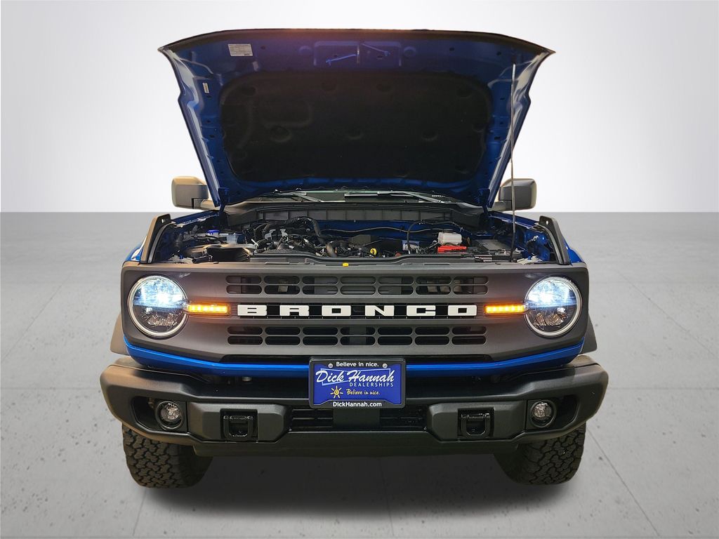 2024 Ford Bronco Black Diamond photo 3