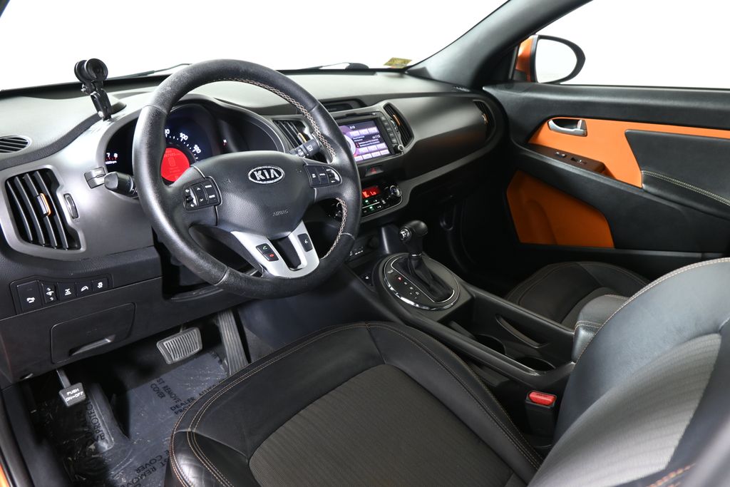 Thumbnail: 2011 Kia Sportage - 15