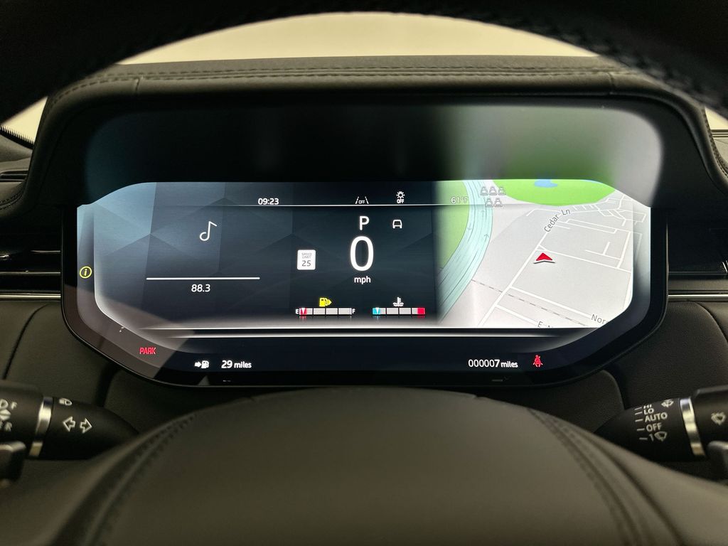 Thumbnail: 2026 Land Rover Range Rover - 14