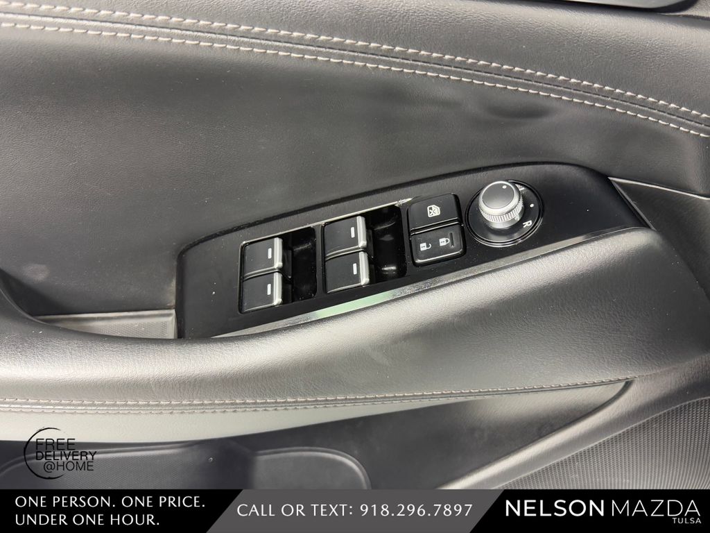 Used 2018 Silver Mazda Touring image 21