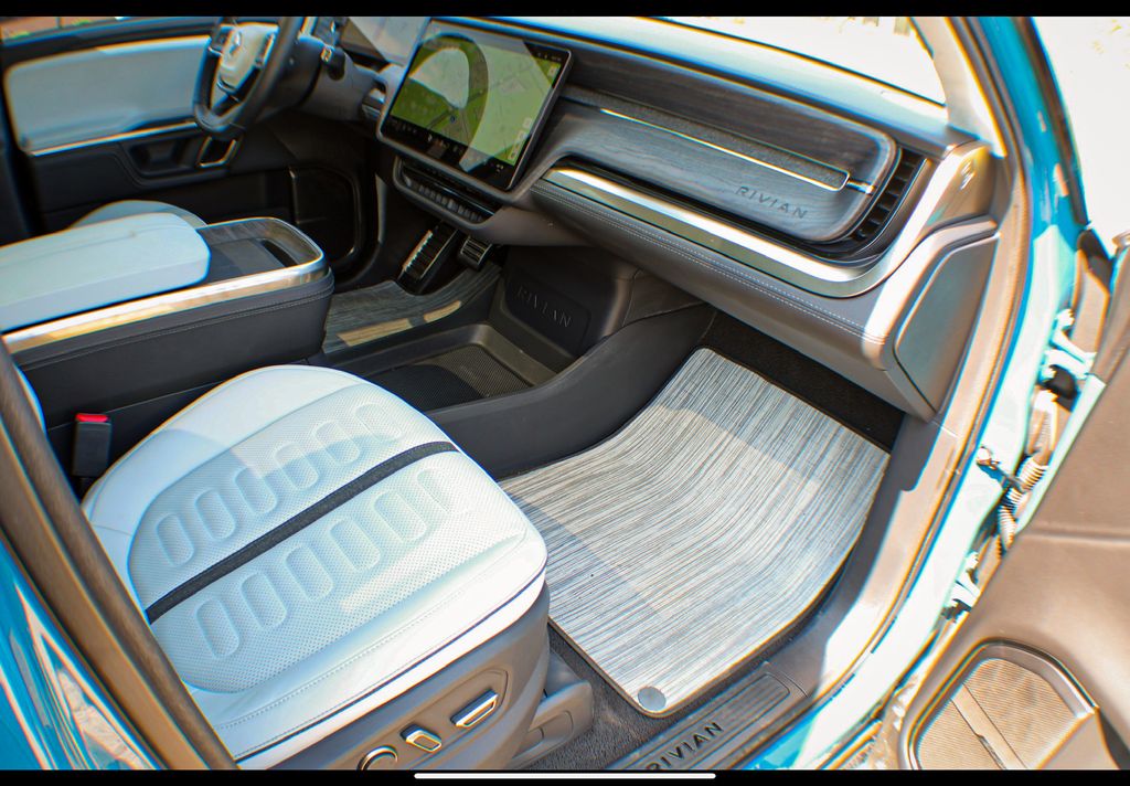 Interior 16