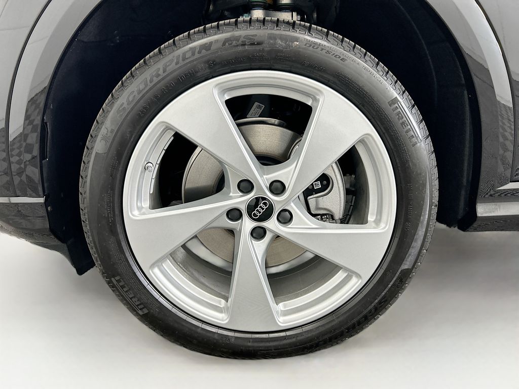 Thumbnail: 2025 Audi Q5 - 29