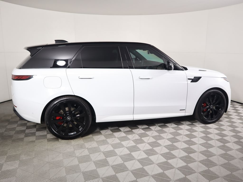 Thumbnail: 2025 Land Rover Range Rover Sport - 4