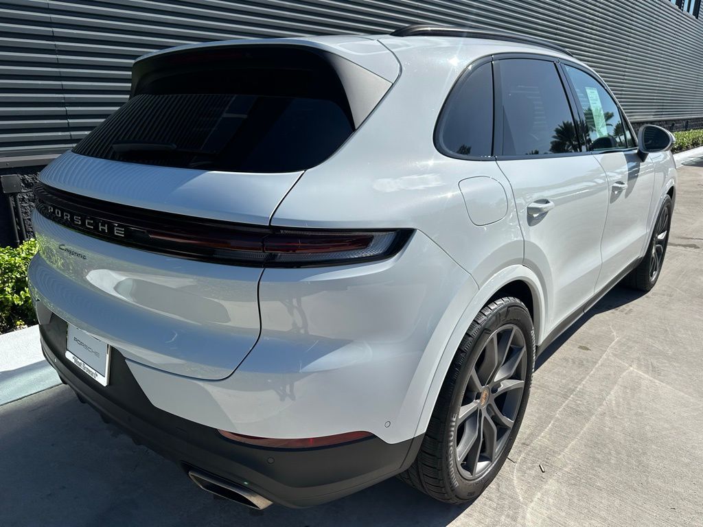 Thumbnail: 2025 Porsche Cayenne - 9