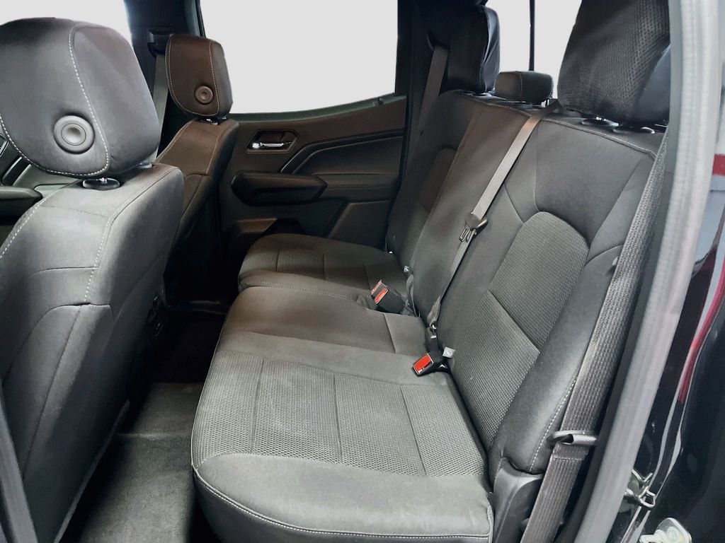 Used 2024 Onyx Black GMC Elevation image 25