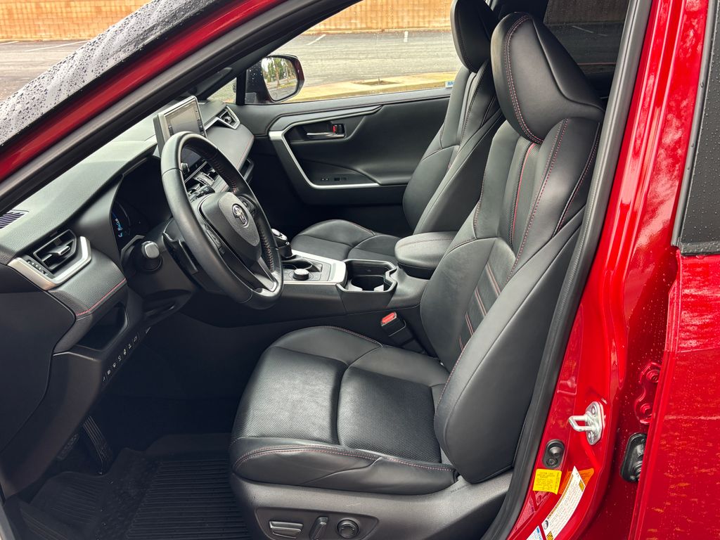 Thumbnail: 2021 Toyota RAV4 - 24